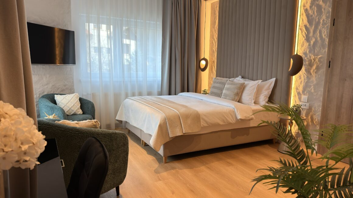 Camera Superioara cu balcon