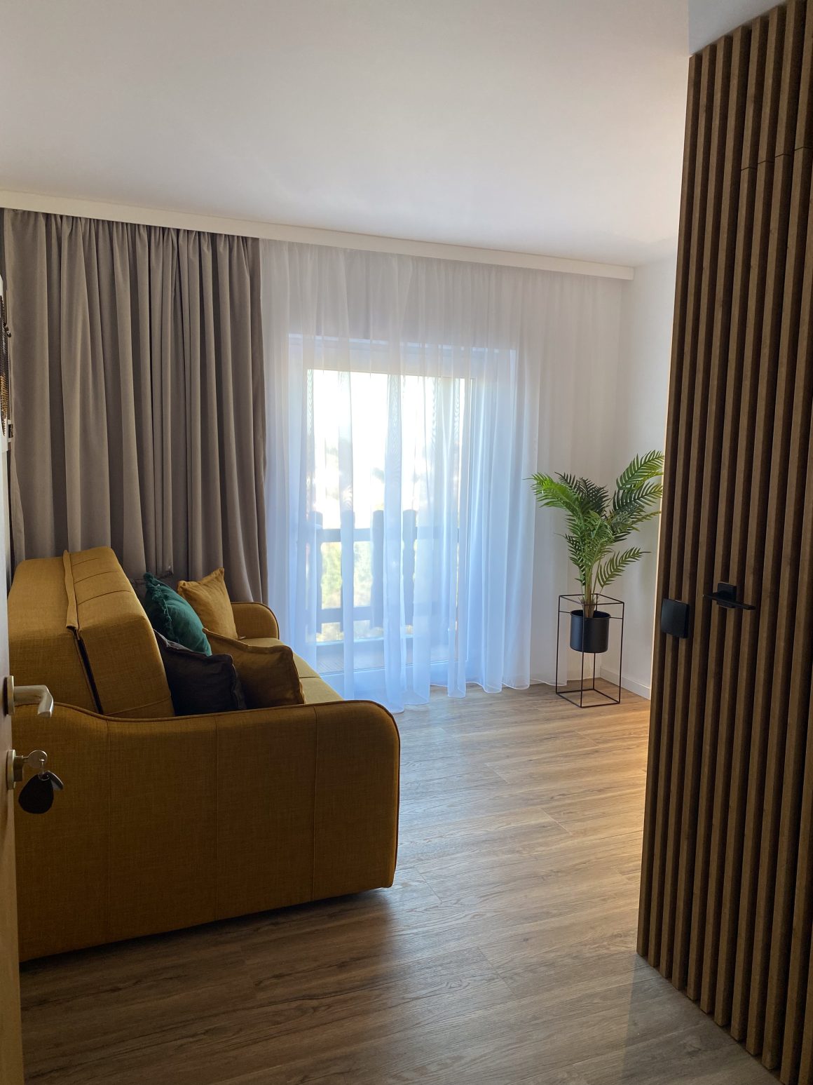 Camera Superioara cu balcon