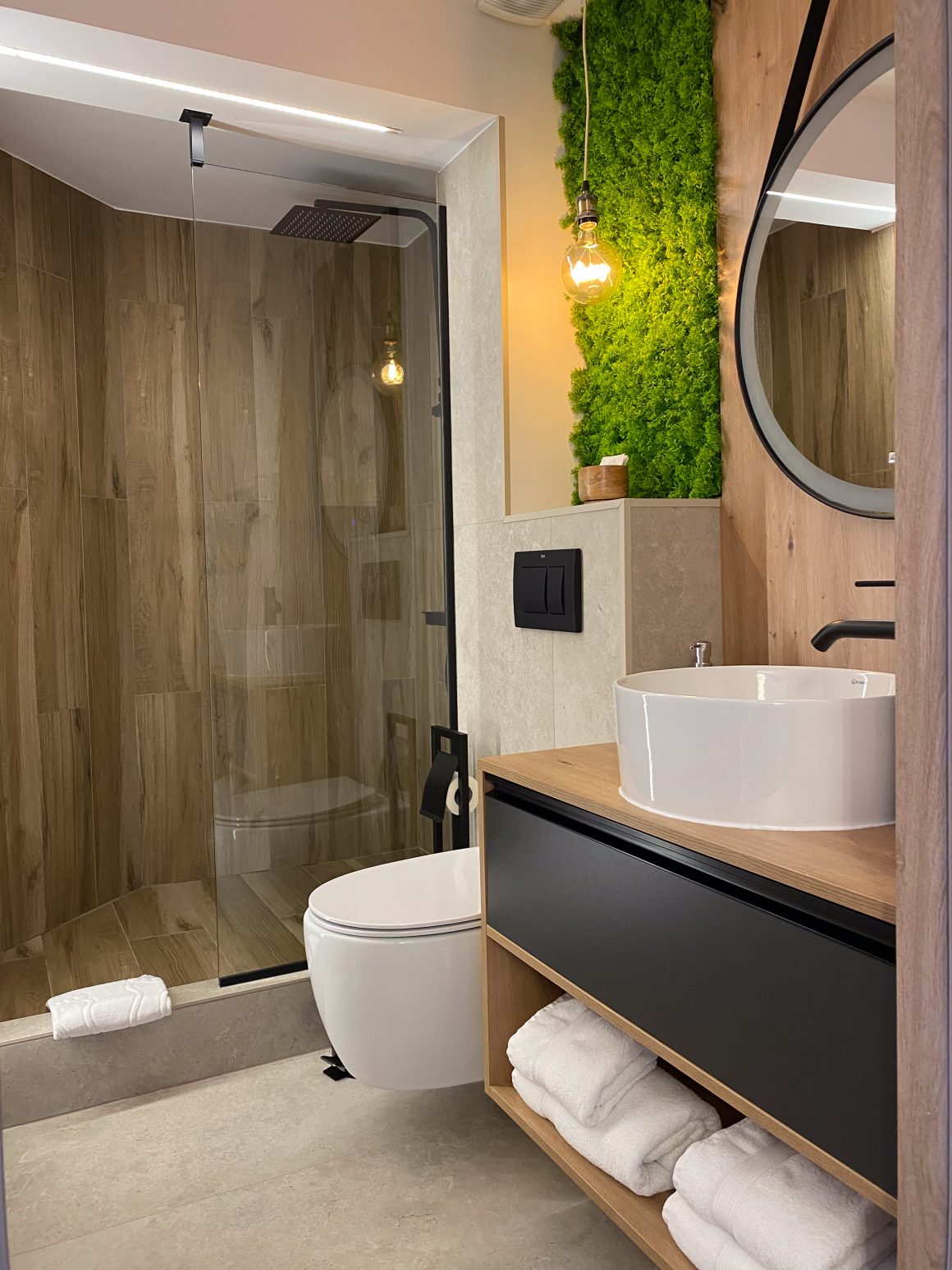 Camera Superioara cu balcon